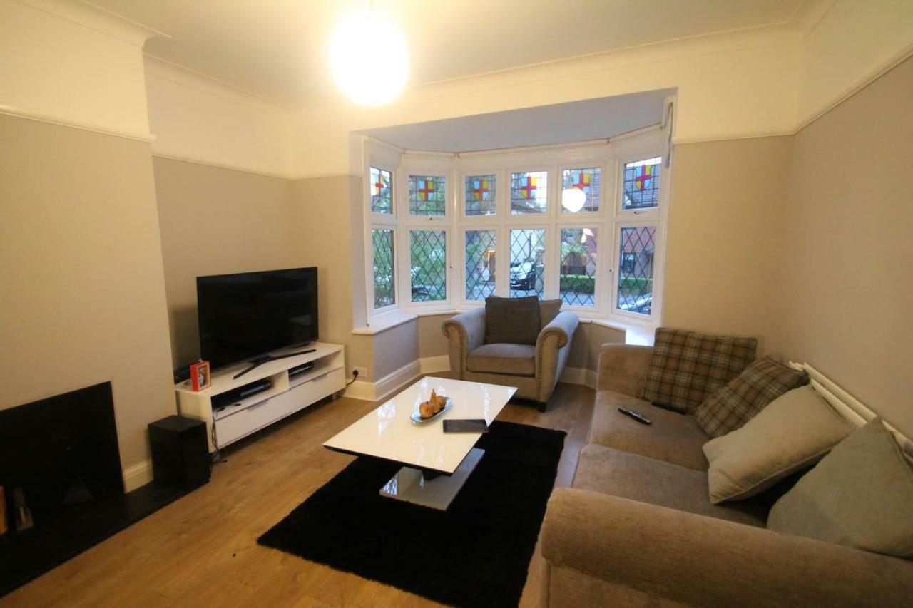 Oak Tree Villa London Luaran gambar