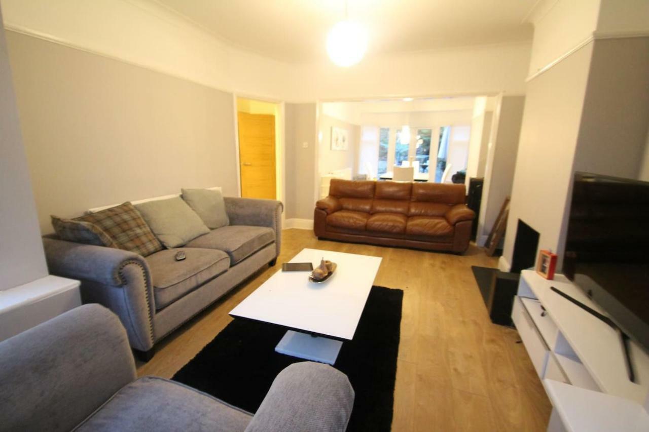 Oak Tree Villa London Luaran gambar